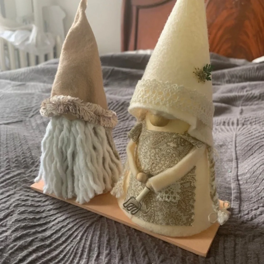 Spring Gnomes - Picture 2 of 6